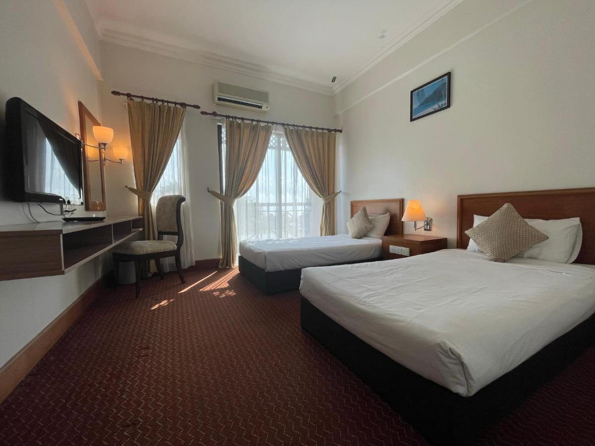 Putra Brasmana Hotel Kuala Perlis Bagian luar foto