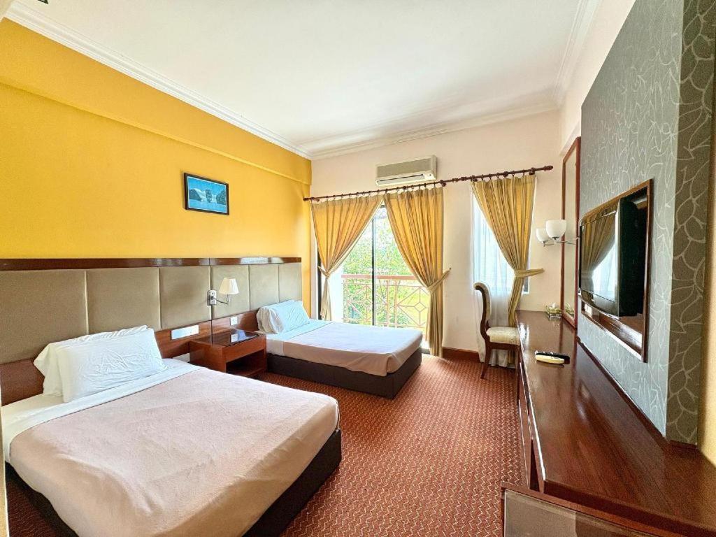 Putra Brasmana Hotel Kuala Perlis Bagian luar foto